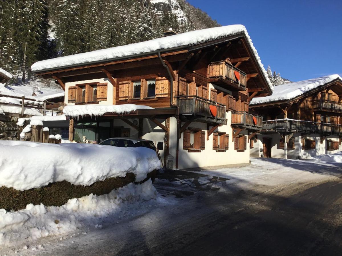 Bed And Breakfast Chalet Manava モルジヌ エクステリア 写真
