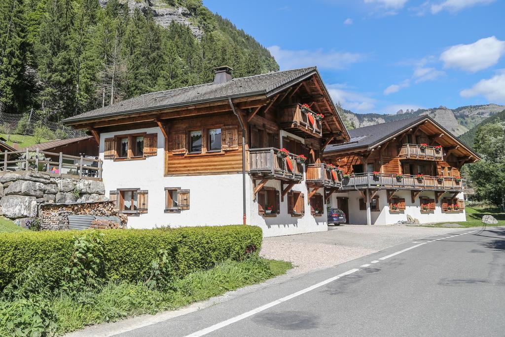 Bed And Breakfast Chalet Manava モルジヌ エクステリア 写真