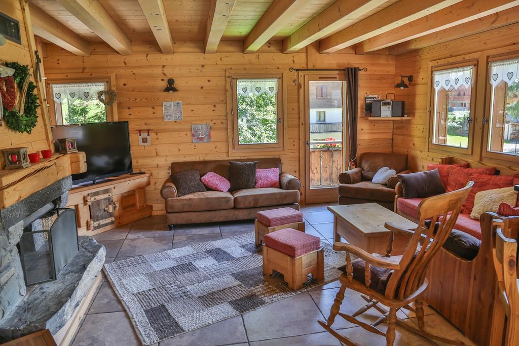 Bed And Breakfast Chalet Manava モルジヌ エクステリア 写真