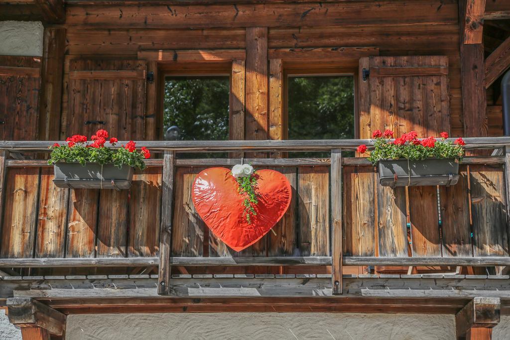 Bed And Breakfast Chalet Manava モルジヌ エクステリア 写真